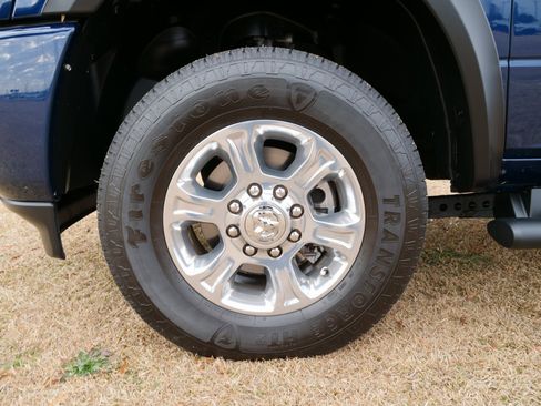 Used 2024 RAM 3500 Big Horn w/ Safety Group image 15