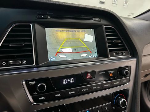 Used 2017 Hyundai Sonata SE image 17