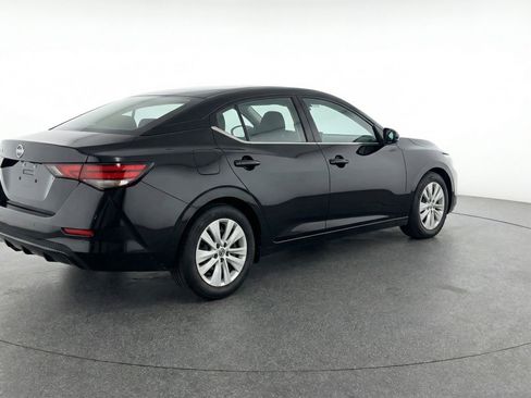 Used 2025 Nissan Sentra S image 9