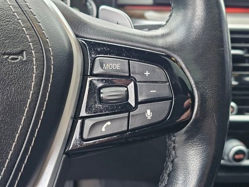 Used 2019 BMW 530e xDrive w/ Premium Package image 35