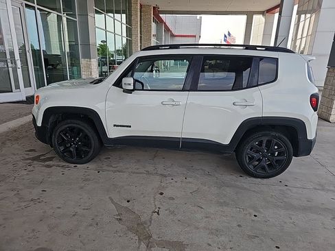 Used 2017 Jeep Renegade Altitude image 24