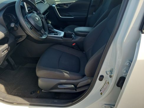 Used 2025 Toyota RAV4 LE AWD/4WD image 19