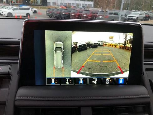 Used 2024 Chevrolet Tahoe Z71 w/ Luxury Package image 32