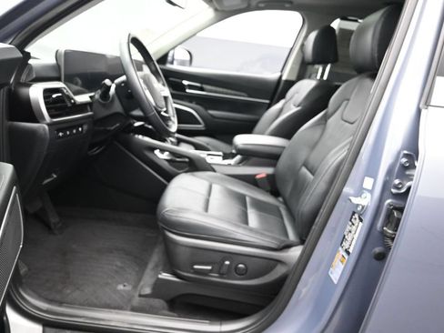 Used 2025 Kia Telluride EX FWD image 11