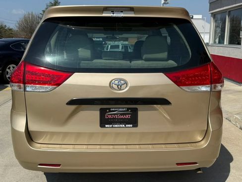 Used 2011 Toyota Sienna CE image 7