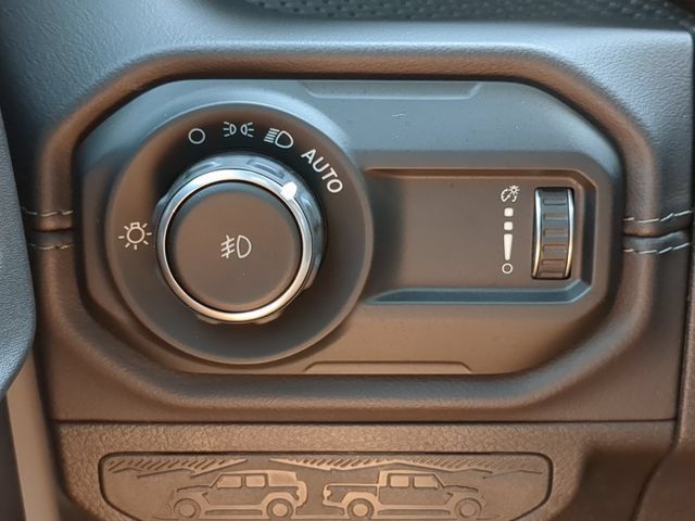 Used 2024 Jeep Wrangler Unlimited Rubicon AWD/4WD image 29