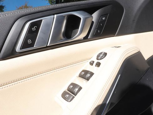 Used 2022 BMW X5 sDrive40i w/ Premium Package image 25