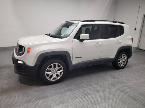 Used 2016 Jeep Renegade Latitude AWD/4WD image 2