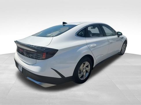Used 2025 Hyundai Sonata SE FWD image 8
