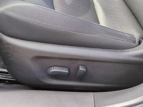 Used 2024 Nissan Altima 2.5 SV FWD image 12