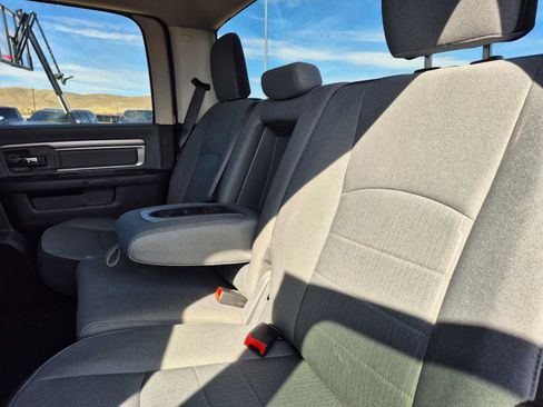 Used 2022 RAM 1500 Classic SLT w/ Protection Group AWD/4WD image 33