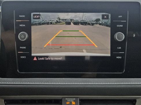 New 2026 Volkswagen Taos SE FWD image 17