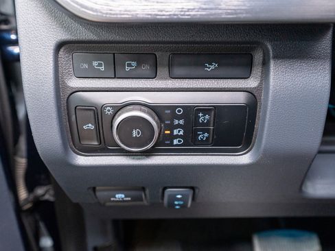 Used 2024 Ford F250 Lariat w/ Chrome Package image 34