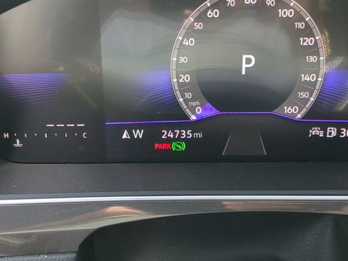 Certified 2023 Volkswagen Tiguan SE R-Line FWD image 32