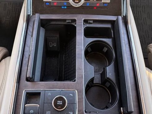 Used 2020 Lincoln Navigator L Reserve w/ Luxury Package AWD/4WD image 29
