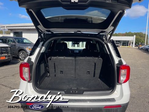 Used 2022 Ford Explorer Limited image 14