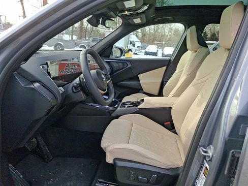 Used 2025 BMW X3 xDrive30i w/ Premium Package AWD/4WD image 12