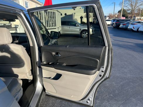 Used 2020 Honda Pilot Touring image 25