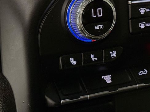 Used 2022 GMC Sierra 2500 AT4 AWD/4WD image 16