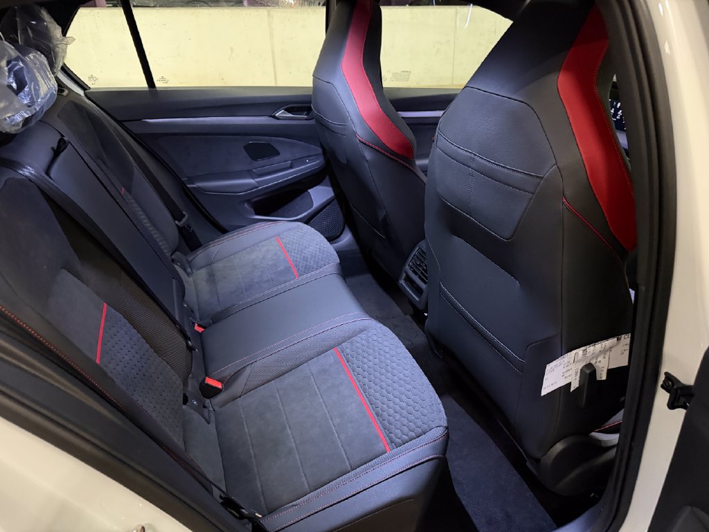 New 2026 Volkswagen GTI SE FWD image 26