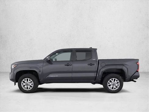 Used 2025 Toyota Tacoma SR5 AWD/4WD image 4