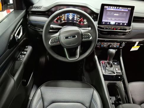 New 2026 Jeep Compass Limited image 8