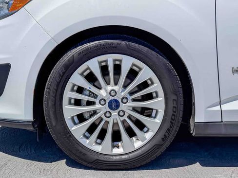 Used 2017 Ford C-MAX SE w/ Cargo Management Package FWD image 11