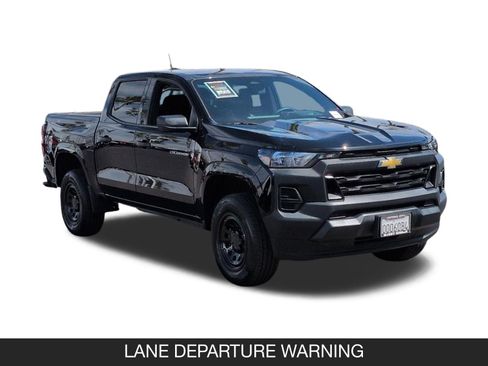 Used 2024 Chevrolet Colorado W/T image 2