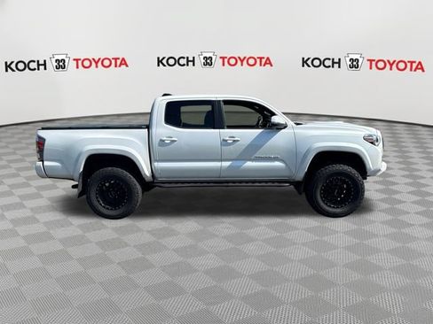 Used 2021 Toyota Tacoma TRD Sport w/ Technology Package AWD/4WD image 9