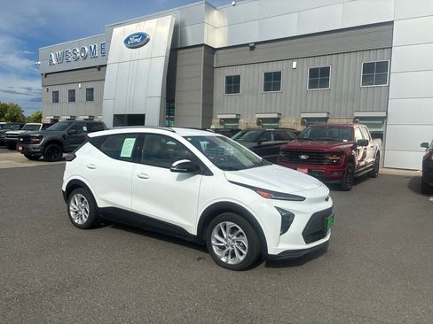 Used 2023 Chevrolet Bolt EUV LT w/ Driver Confidence Package FWD image 8