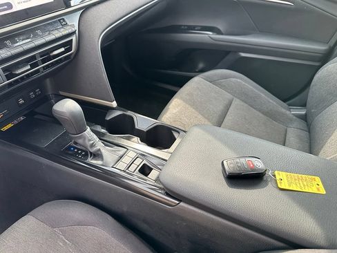 Used 2025 Toyota Camry LE FWD image 18