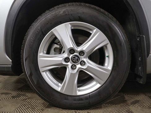 Used 2024 Toyota Highlander LE image 18