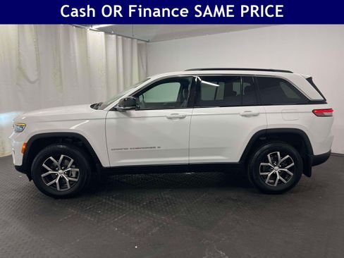 Used 2025 Jeep Grand Cherokee Limited w/ MOPAR Finishing Package AWD/4WD image 12