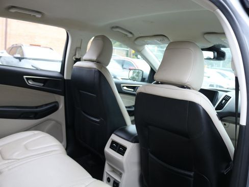 Used 2022 Ford Edge Titanium AWD/4WD image 32