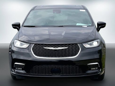 Used 2026 Chrysler Pacifica Limited FWD image 7