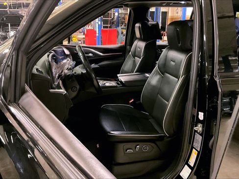 Used 2023 Cadillac Escalade Sport image 8