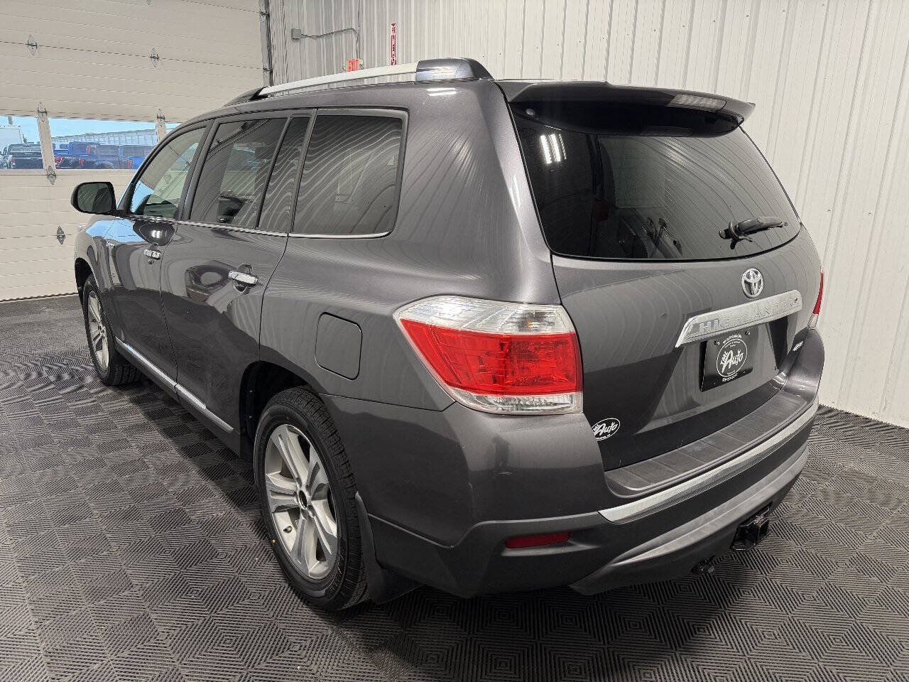 Used 2013 Toyota Highlander Limited AWD/4WD image 4