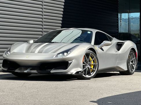 Used 2020 Ferrari 488 Pista Coupe RWD image 1