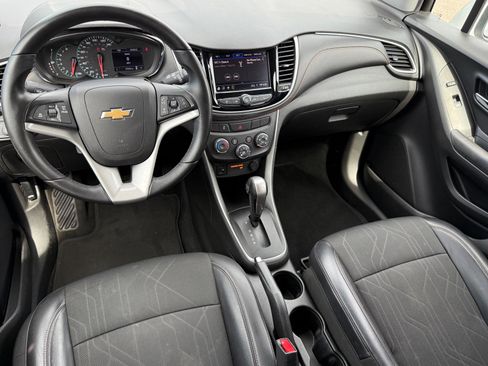 Used 2020 Chevrolet Trax LT w/ Driver Confidence Package FWD image 12