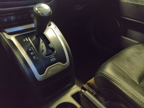 Used 2017 Jeep Compass Latitude FWD image 26