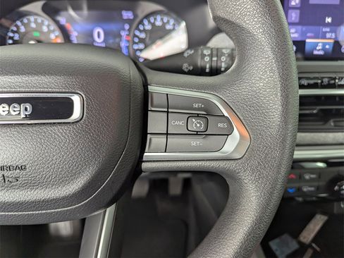 Used 2023 Jeep Compass Sport image 25