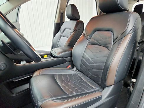 Used 2023 Nissan Pathfinder Platinum w/ Lighting Package (N93) image 19