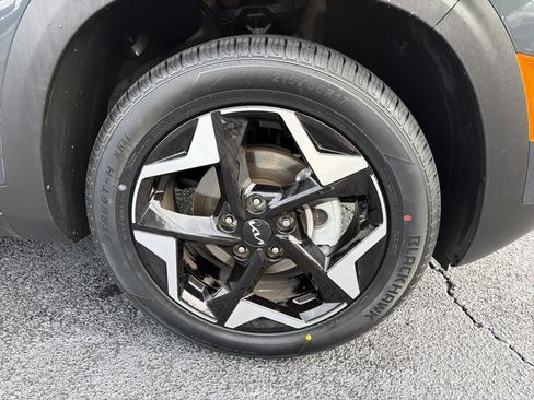 Used 2024 Kia Seltos EX FWD image 10