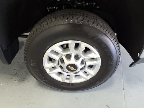 Used 2026 Chevrolet Silverado 2500 LT AWD/4WD image 9