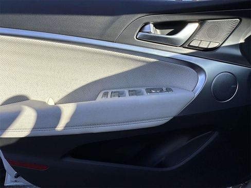 Used 2025 Genesis G70 3.3T Advanced image 19