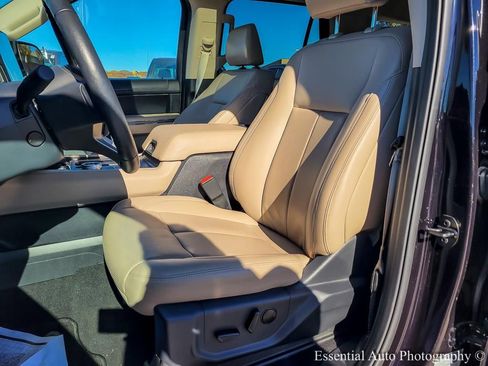 Used 2024 Ford Expedition XLT image 9