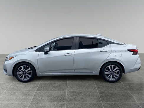 Used 2023 Nissan Versa SV FWD image 2