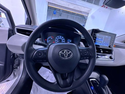 Used 2020 Toyota Corolla L image 15