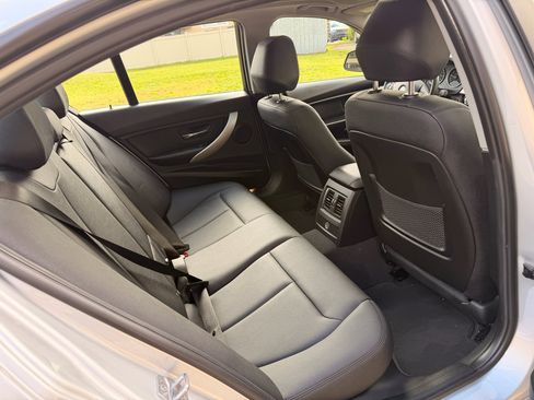 Used 2018 BMW 320i xDrive Sedan image 30