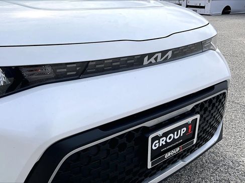 Used 2023 Kia Soul LX w/ LX Technology Package image 32